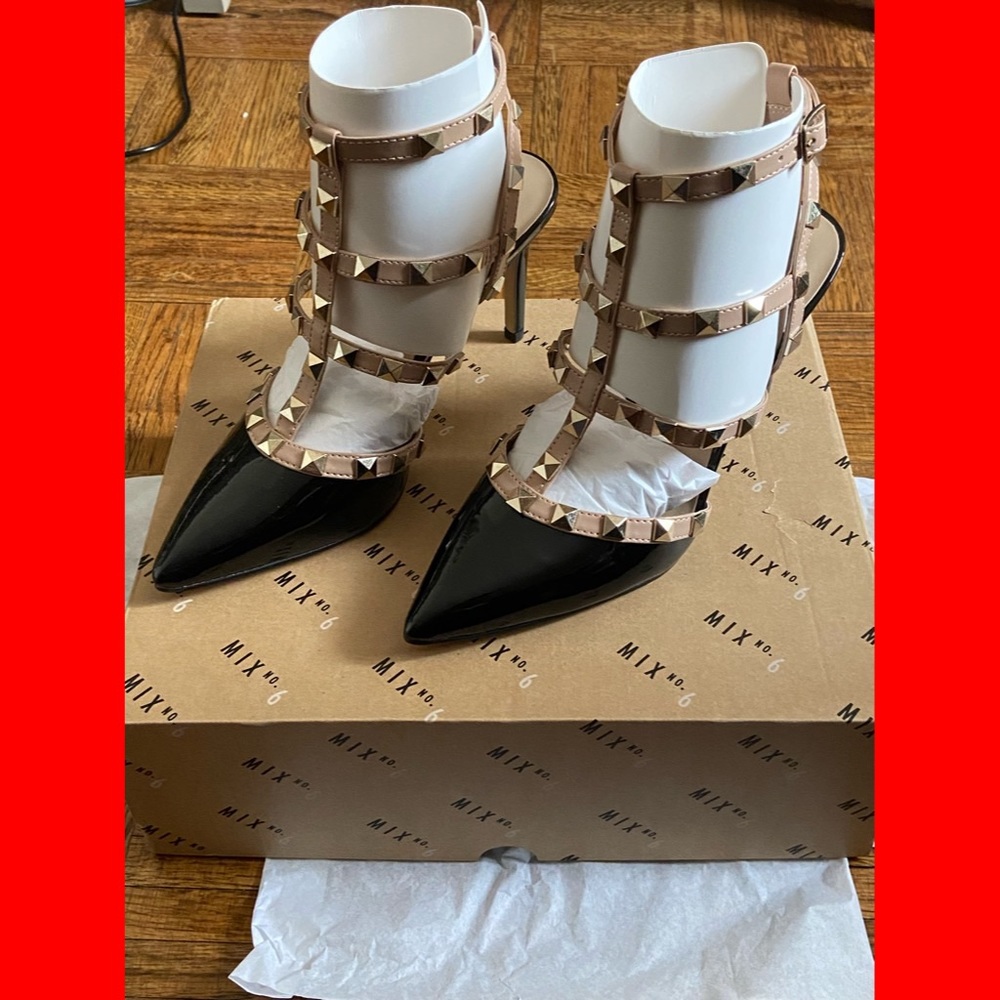 Mix No. 6 Studded Black Beige Faux Patent Liraven Pump Heels Size 7